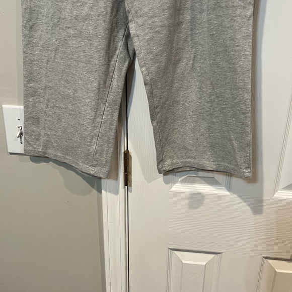 Pair of GW Sport Calf-length Sweatpants Size Medium - Picture 3 of 5